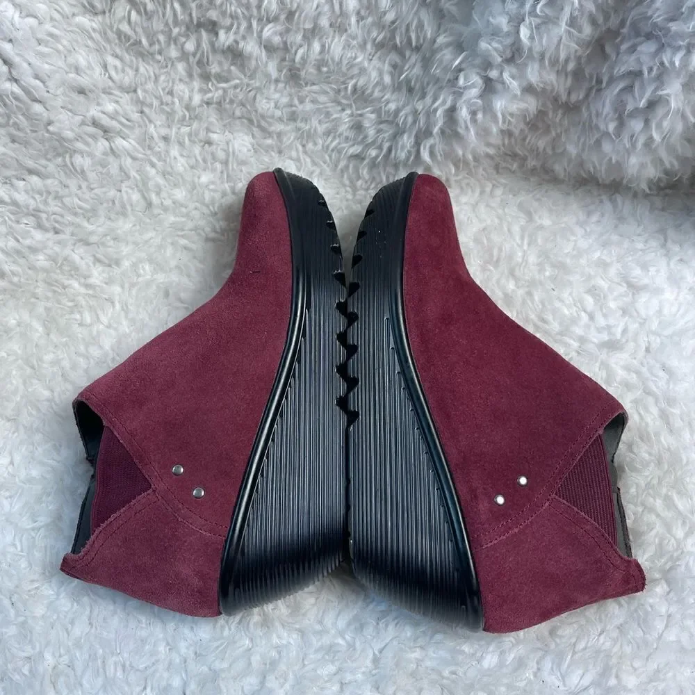 SKECHERS PARALLEL - DITTO LEATHER SUEDE BURGUNDY  WEDGE ANKLE BOOTS SZ10